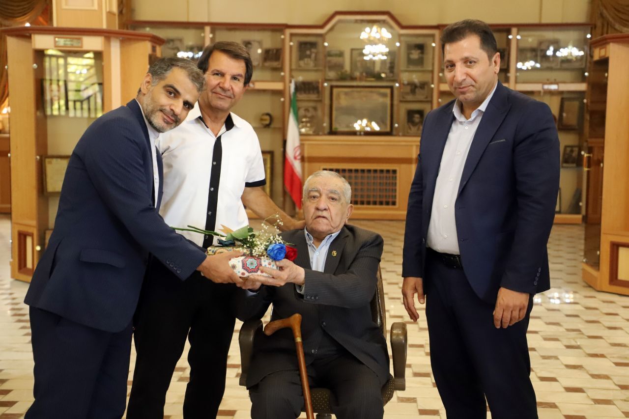 جلسه شانزدهم انجمن ورزشی نویسان استان کرمانشاه جلسه شانزدهم انجمن ورزشی نویسان استان کرمانشاه