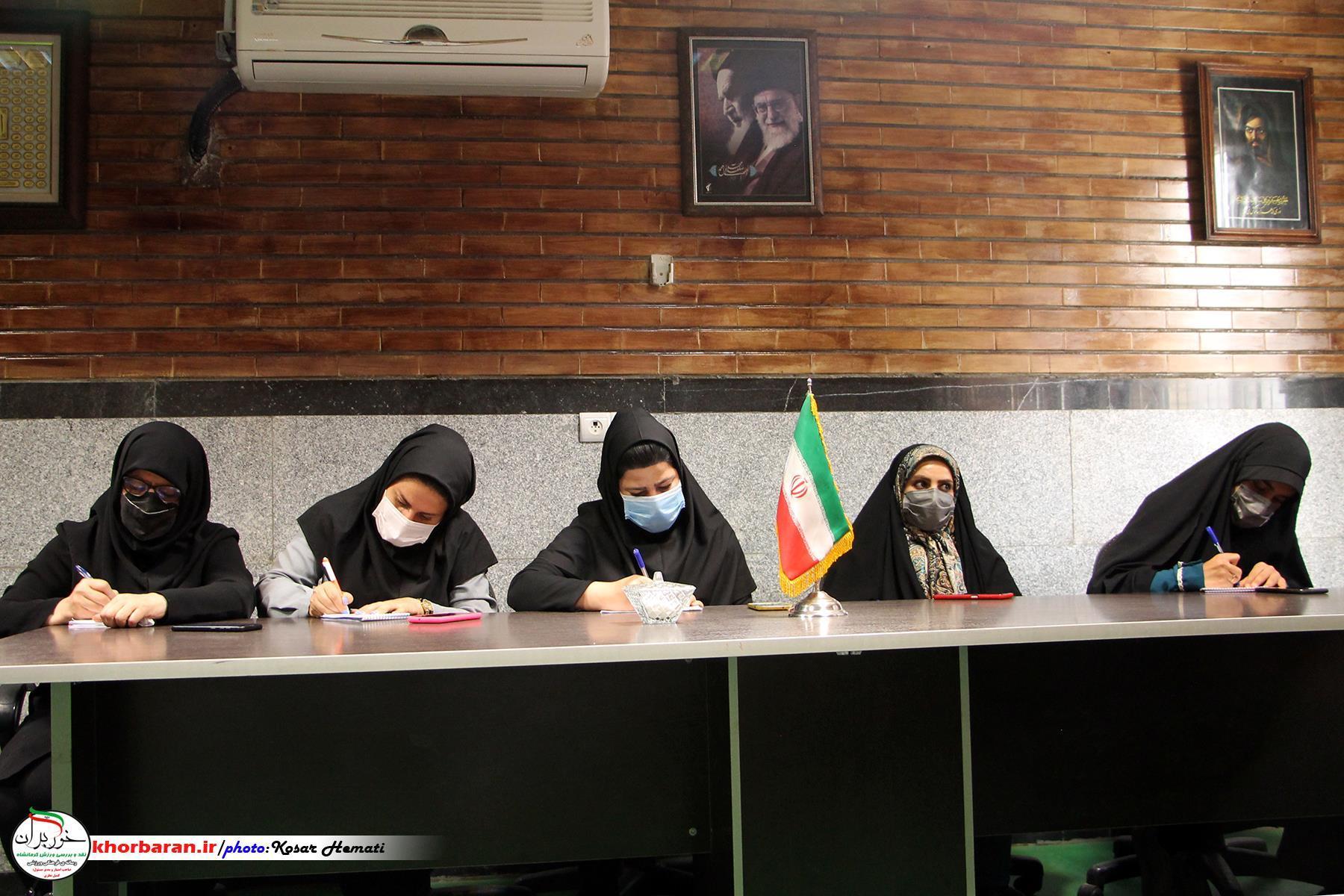 پرده اول، رونمایی از پوستر مسابقات کاراته وان در هیات کاراته کرمانشاه