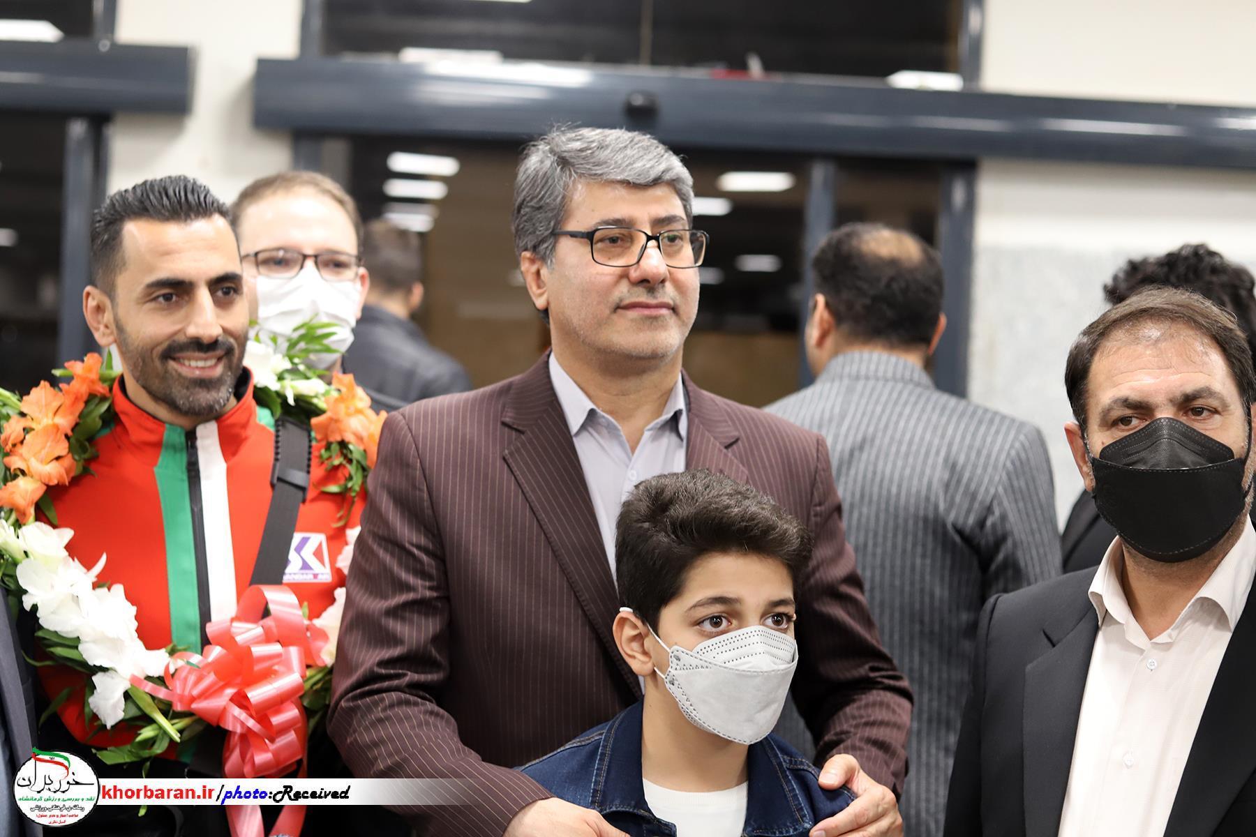  مراسم استقبال از مدال آوران کاراته قهرمانی آسیا در فرودگاه شهید اشرفی