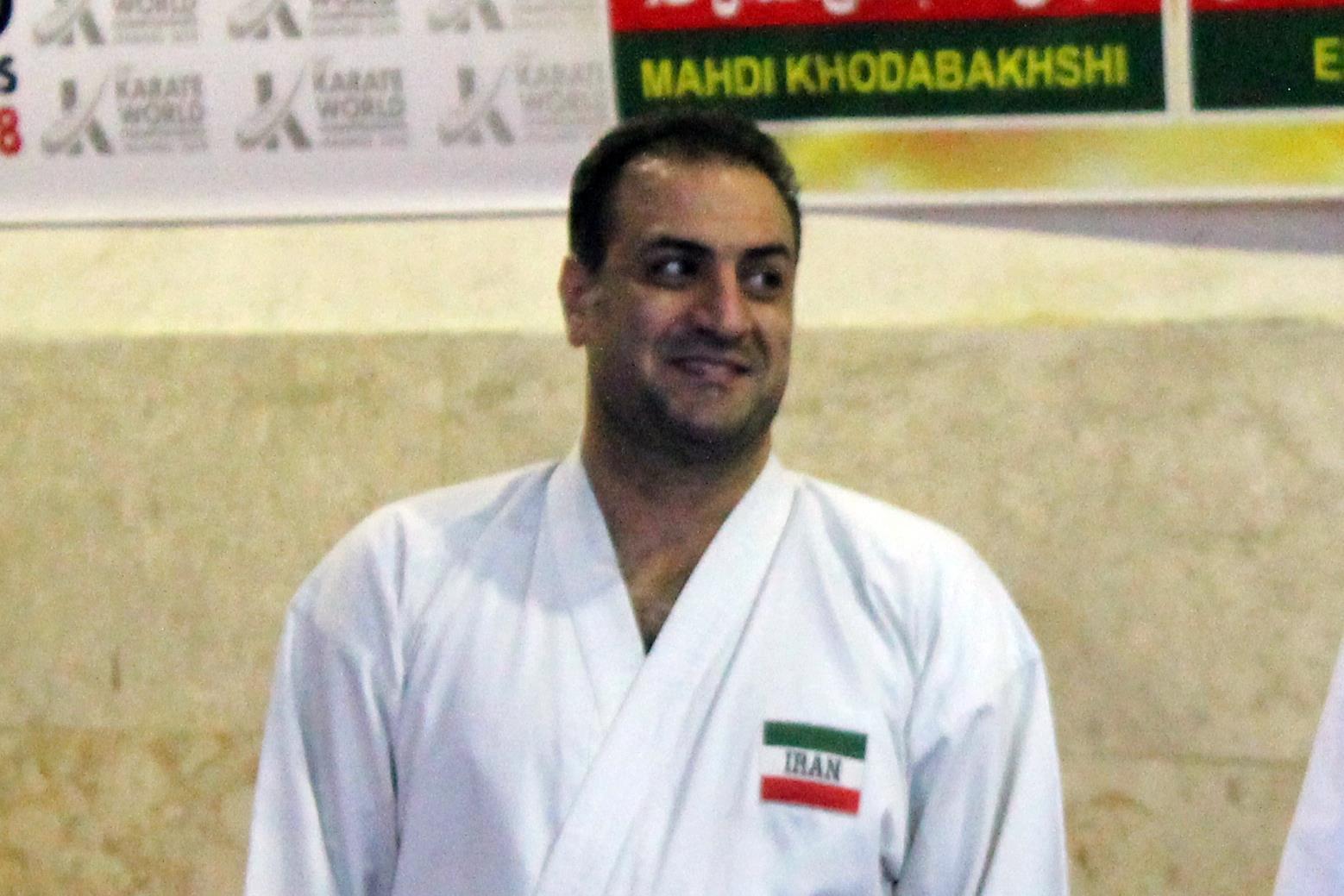 ملی پوش سابق کاراته ایران: وقت خودزنی نیست