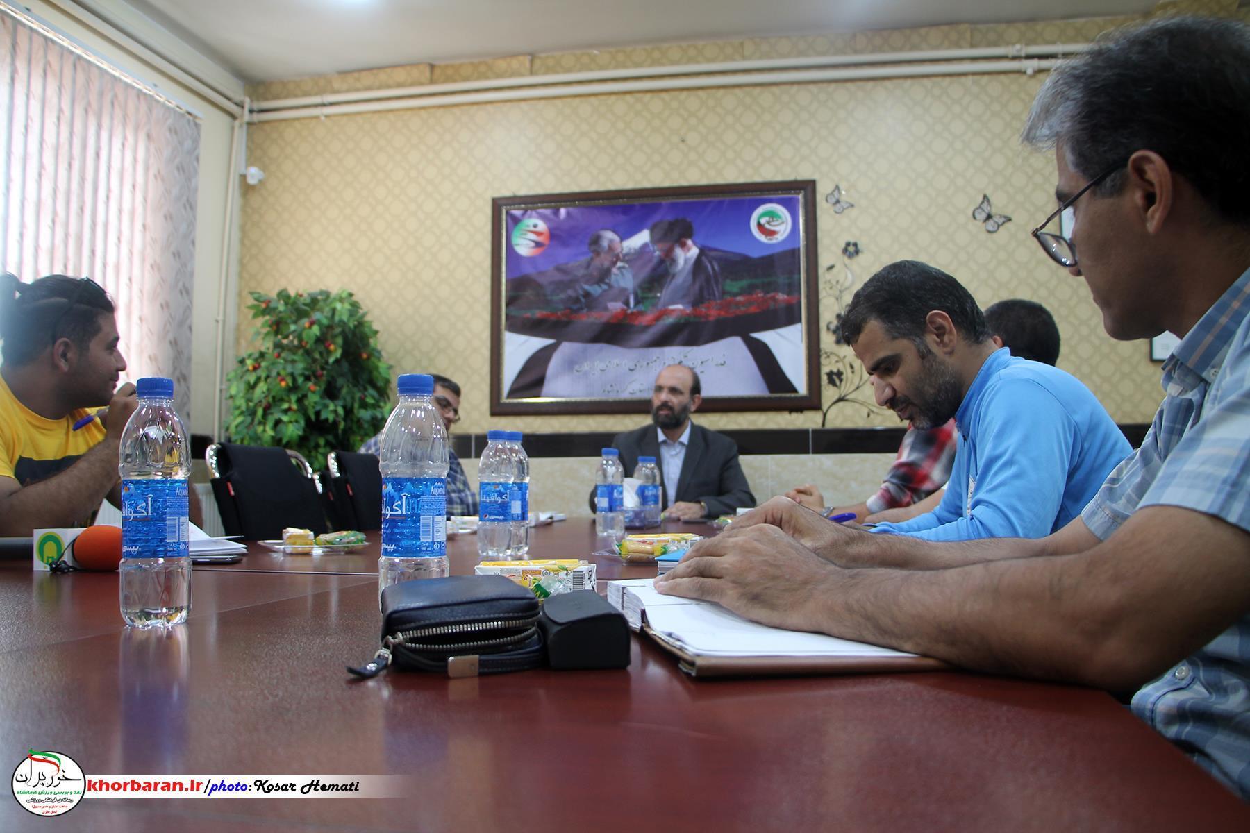  نشست انجمن ورزشی نویسان با هیات تکواندو استان کرمانشاه