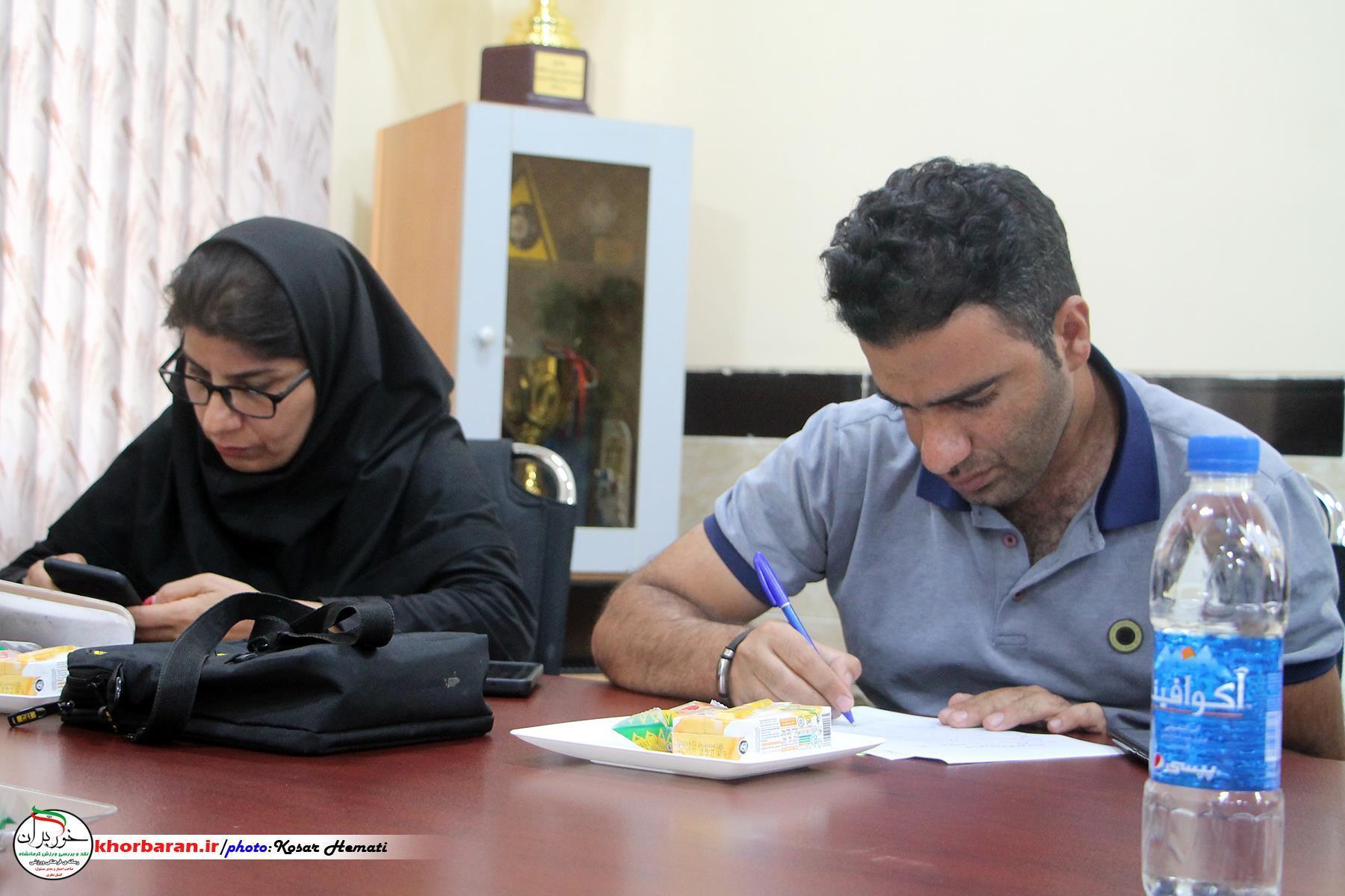  نشست انجمن ورزشی نویسان با هیات تکواندو استان کرمانشاه