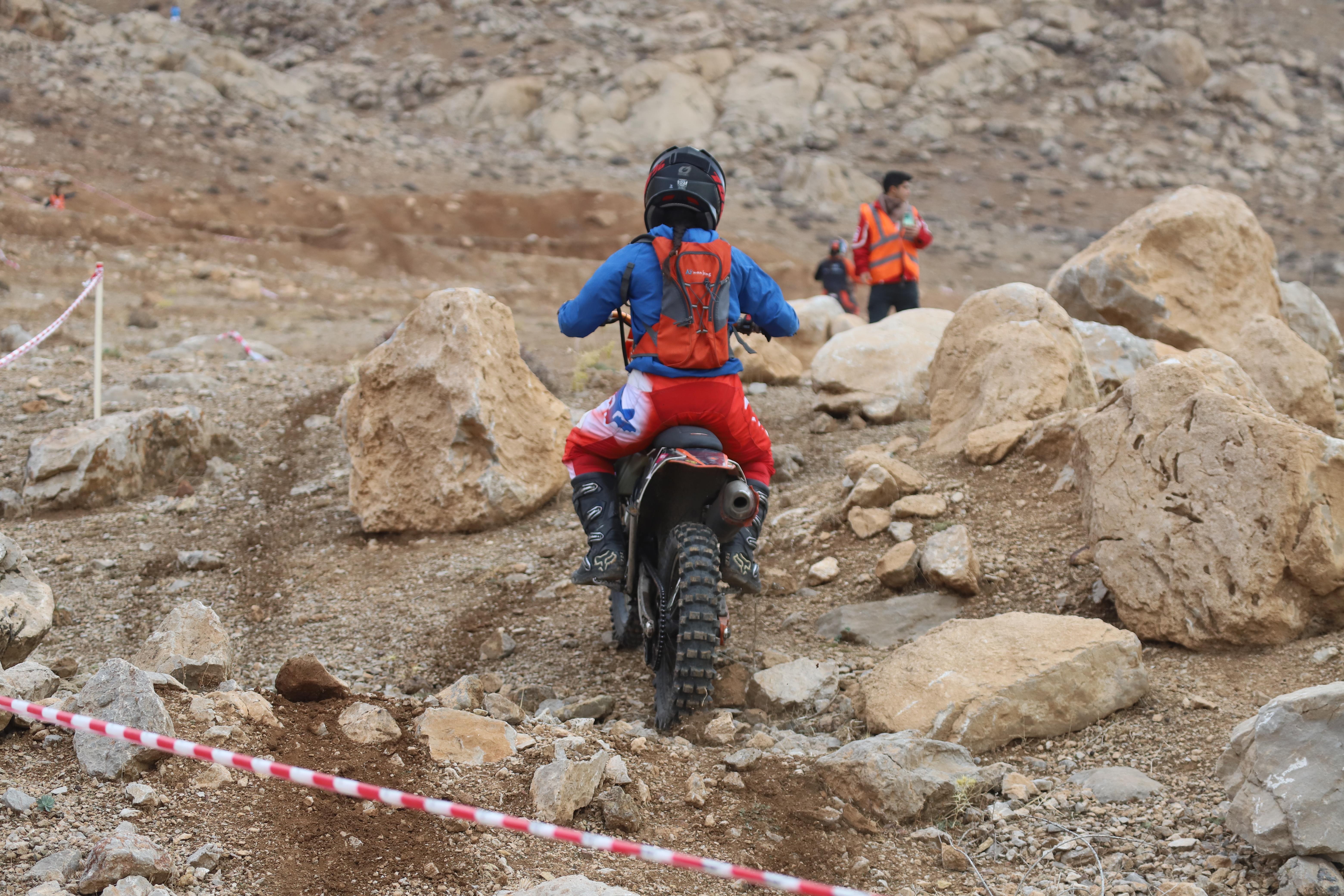  تصویب گواهینامه موتورسواری برای بانوان