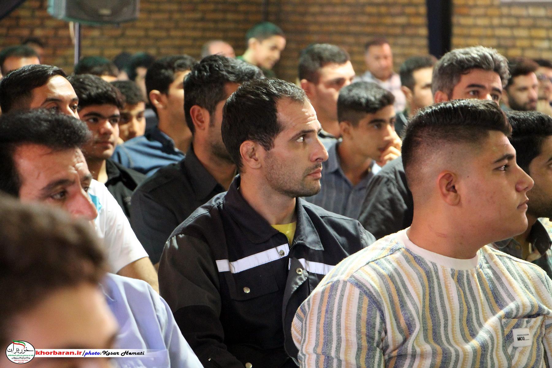 اهتزاز پرچم ایران با لباس ذوب آهن بیستون  در آینده نزدیک 