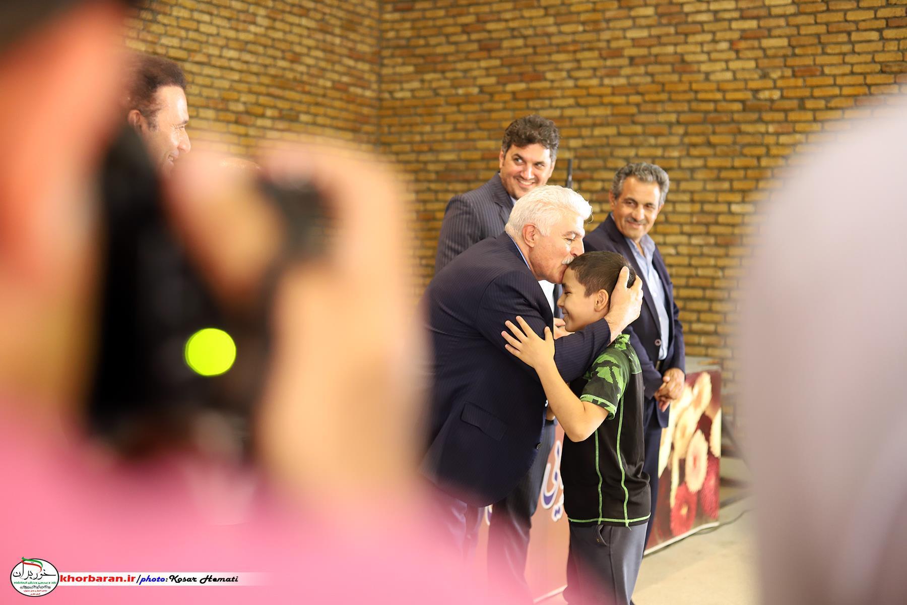 اهتزاز پرچم ایران با لباس ذوب آهن بیستون  در آینده نزدیک  