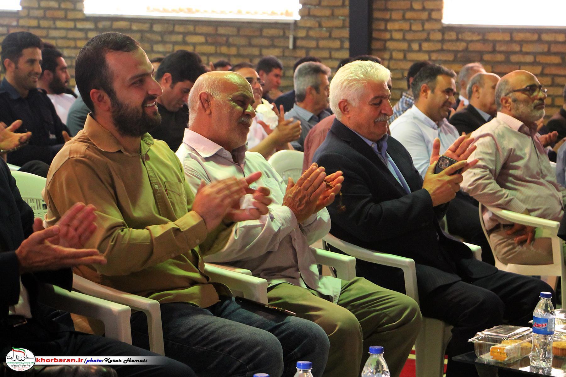 اهتزاز پرچم ایران با لباس ذوب آهن بیستون  در آینده نزدیک 