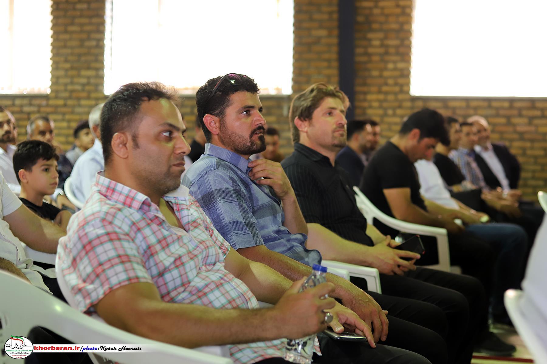 اهتزاز پرچم ایران با لباس ذوب آهن بیستون  در آینده نزدیک  