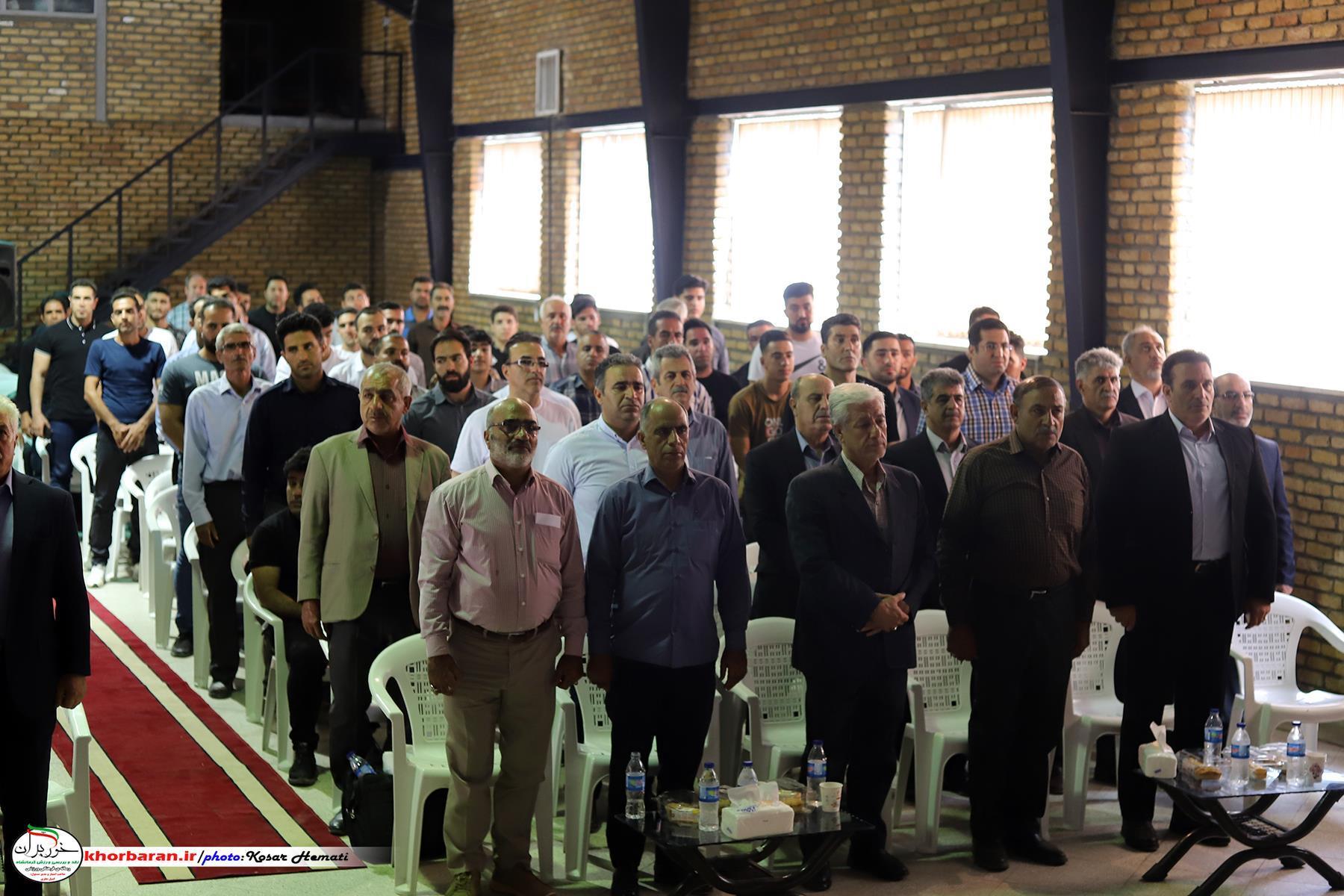 اهتزاز پرچم ایران با لباس ذوب آهن بیستون  در آینده نزدیک  