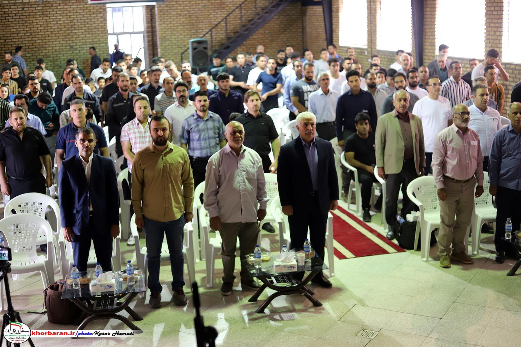 اهتزاز پرچم ایران با لباس ذوب آهن بیستون  در آینده نزدیک  