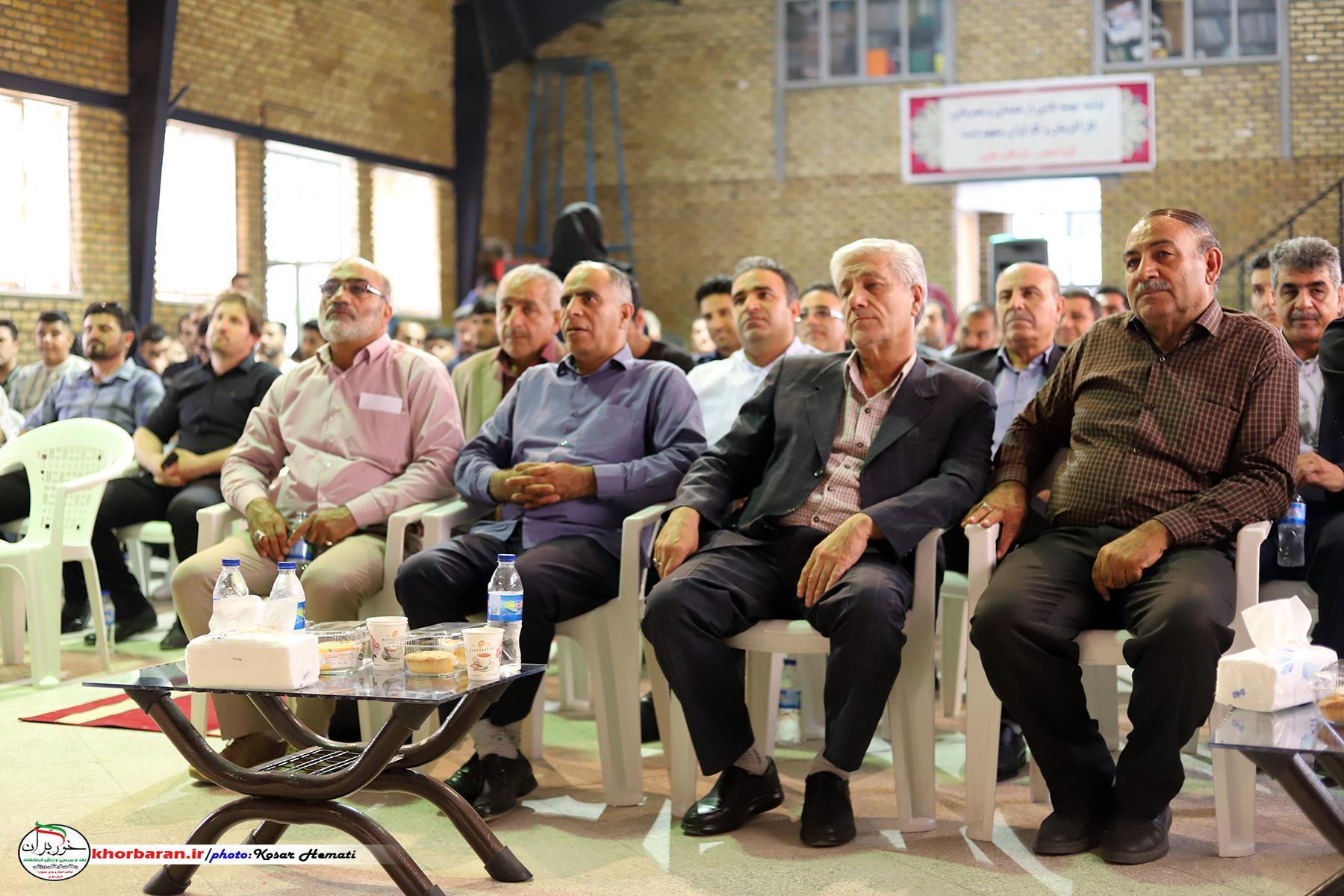 اهتزاز پرچم ایران با لباس ذوب آهن بیستون  در آینده نزدیک  