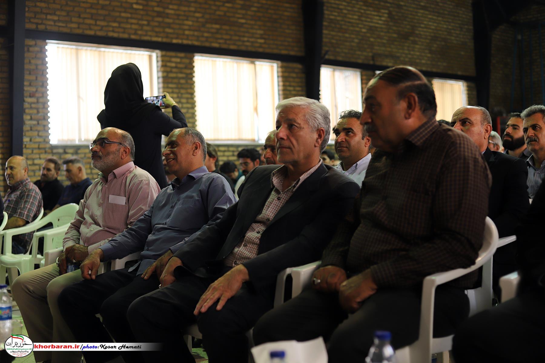 اهتزاز پرچم ایران با لباس ذوب آهن بیستون  در آینده نزدیک  