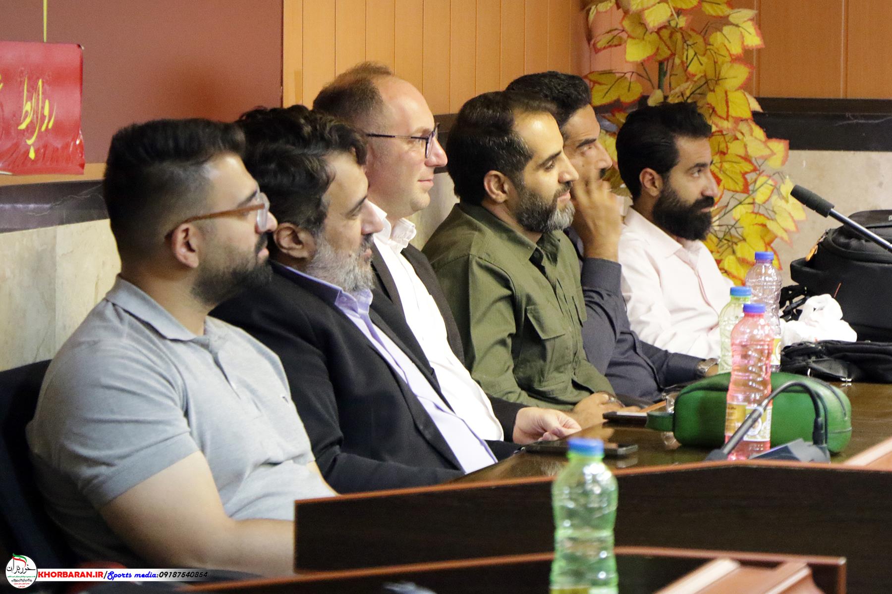 خبرنگاران در در مجمع ورزش های زورخانه ای