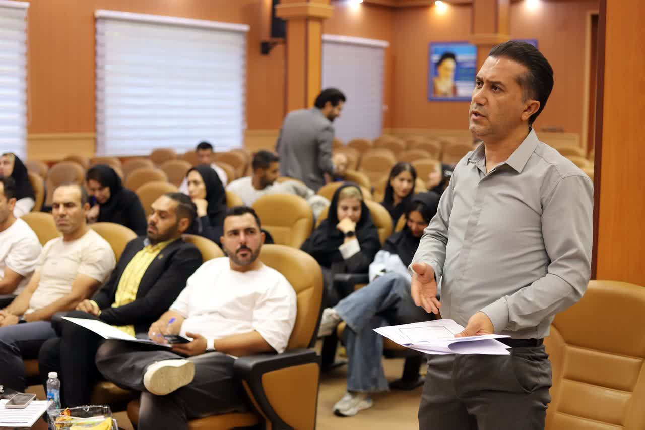قهرمانانِ خیابانی در بنبستِ زیرساخت