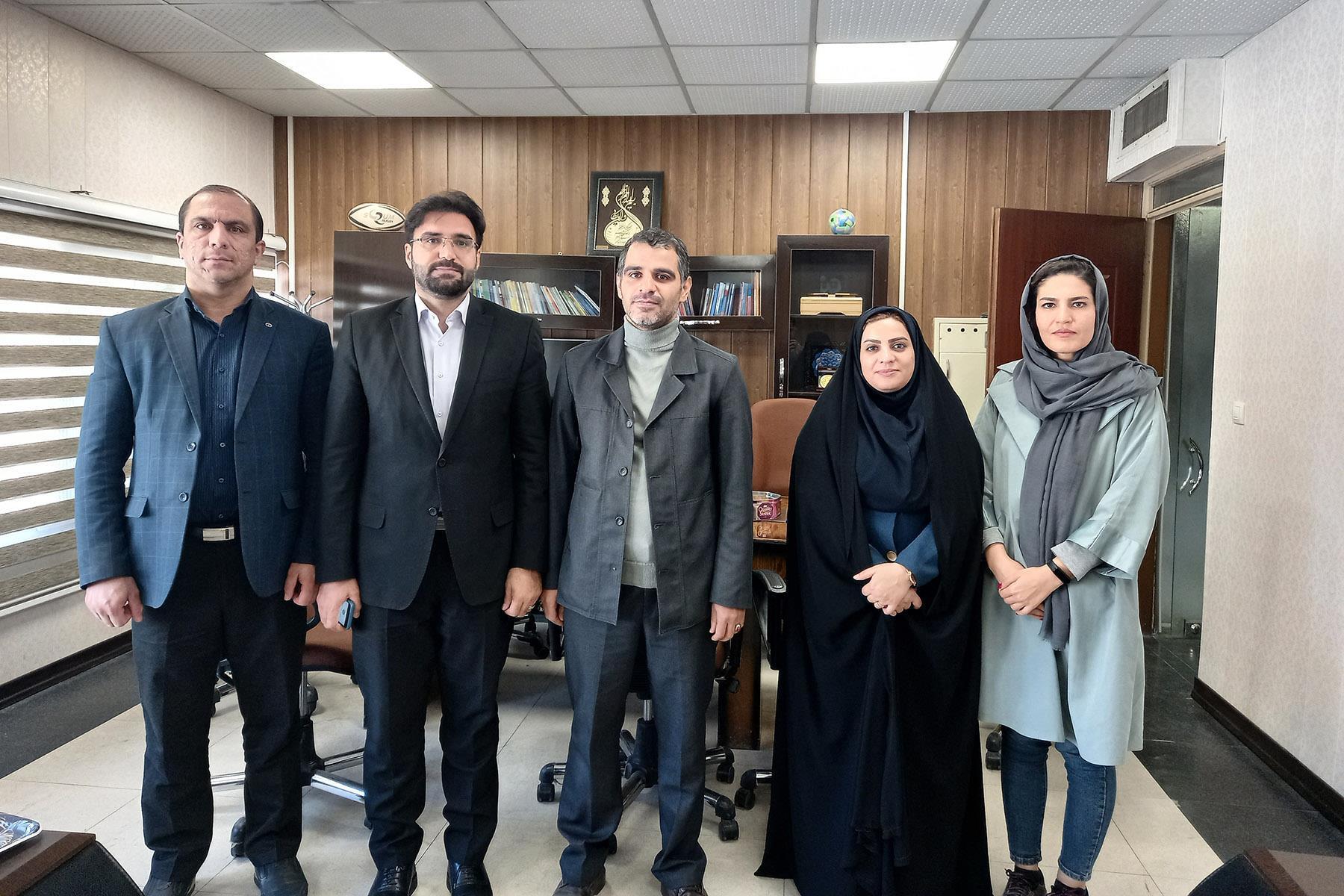   باید ورزش را برای مردم آسان و ارزان کنیم