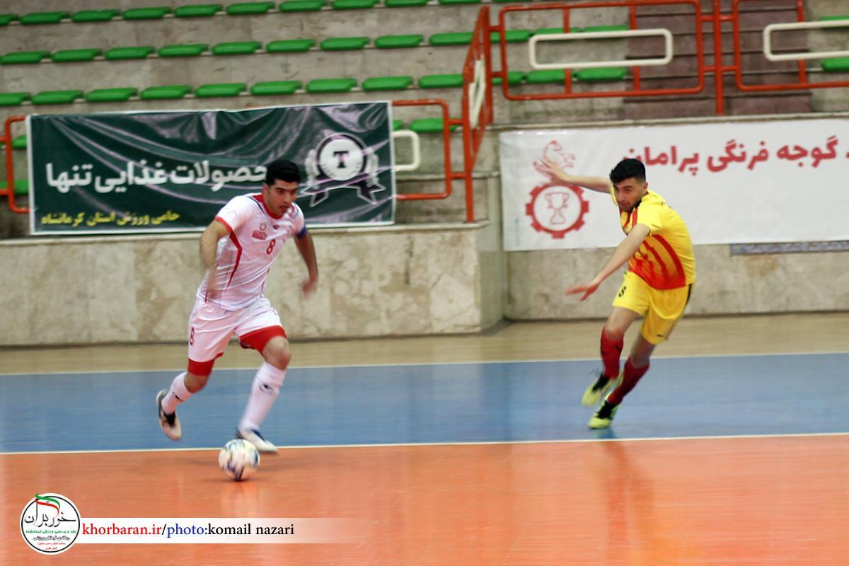  تیم فوتسال خانه صنعت کرمانشاه