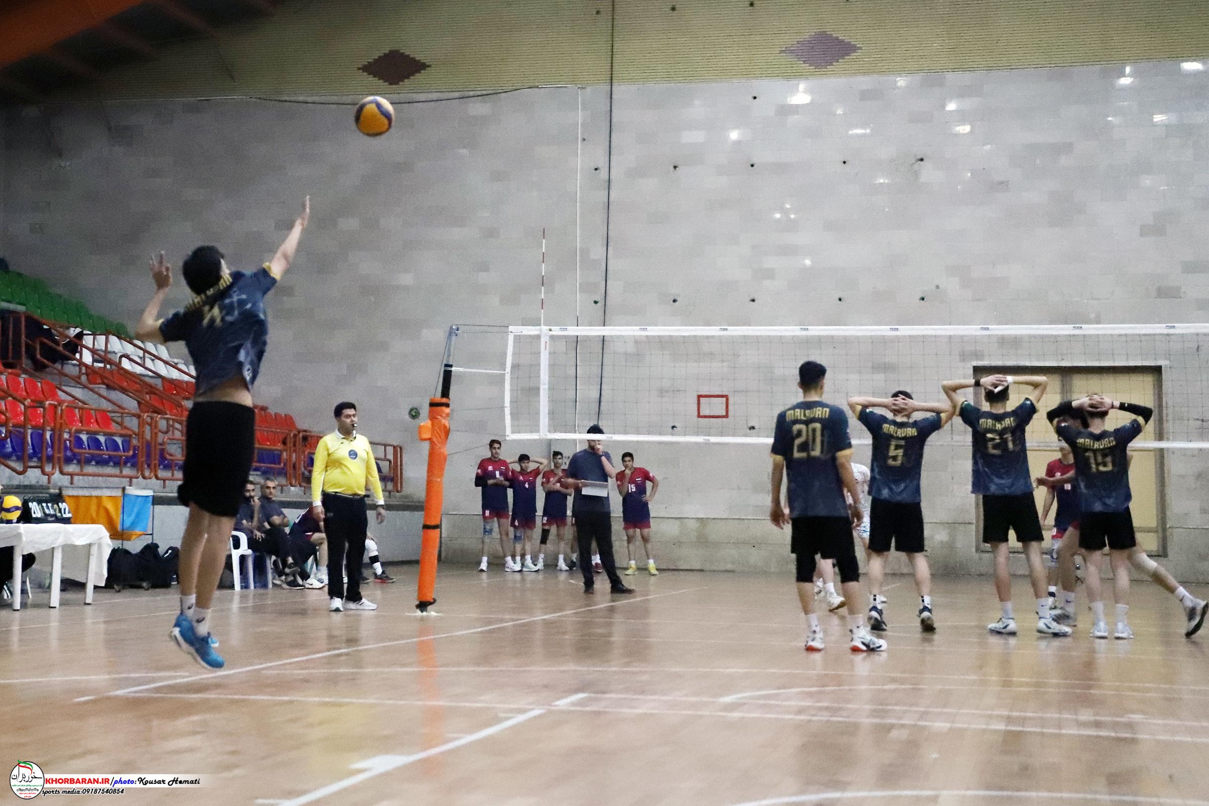 گزارش تصویری روز دوم مسابقات والیبال 