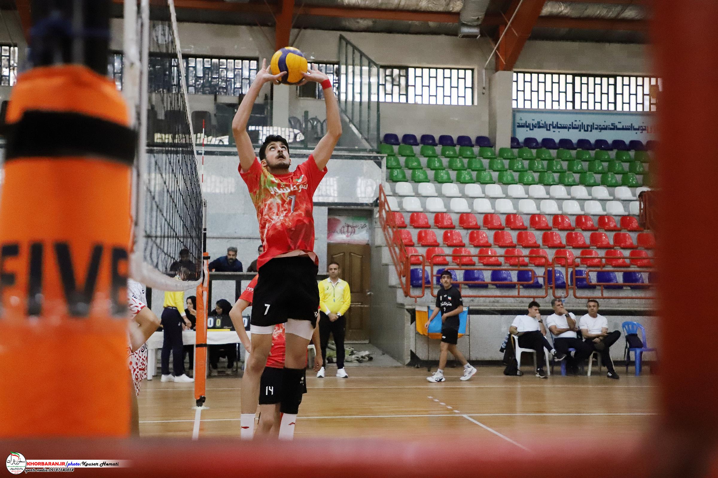 گزارش تصویری روز دوم مسابقات والیبال 