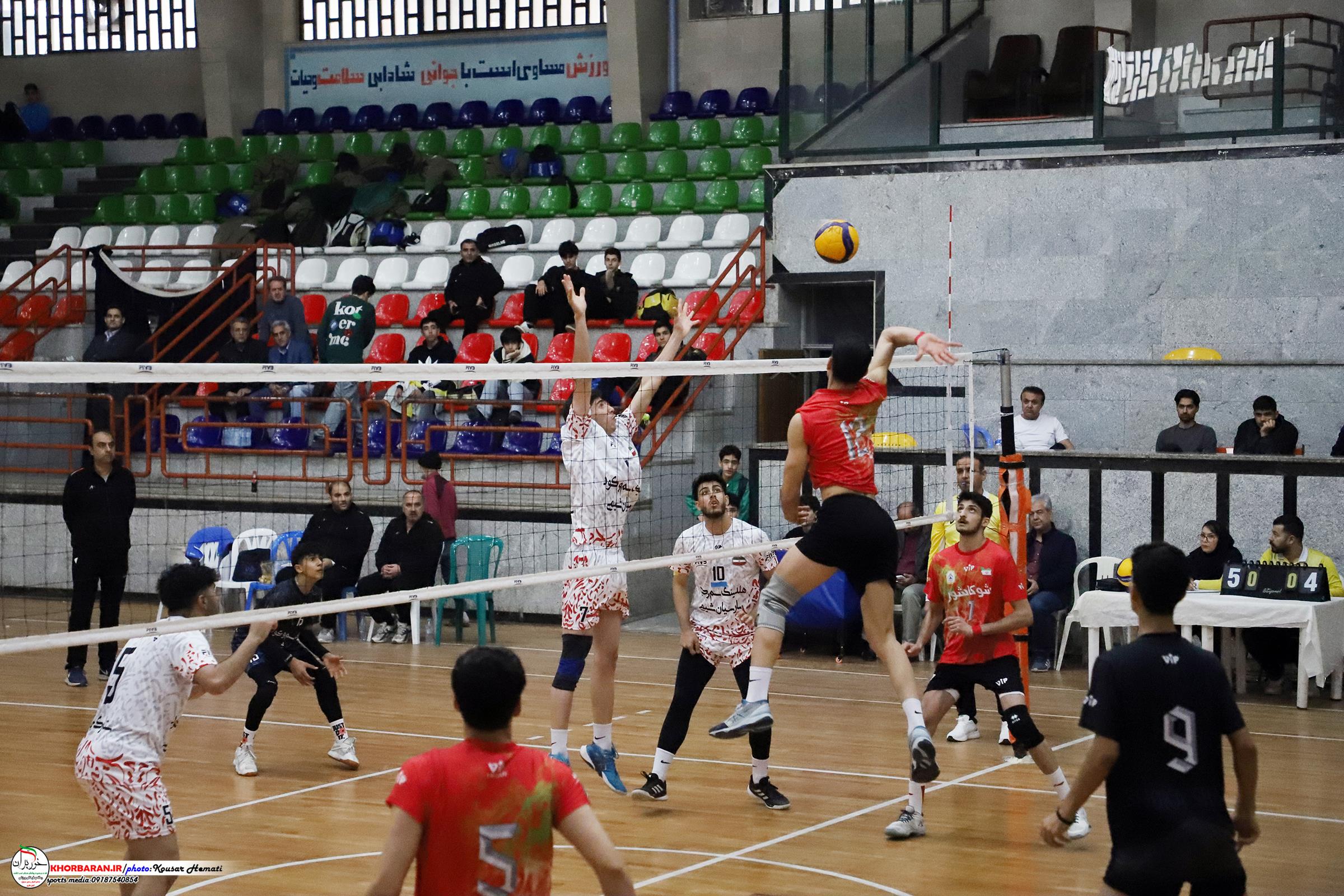 گزارش تصویری روز دوم مسابقات والیبال 