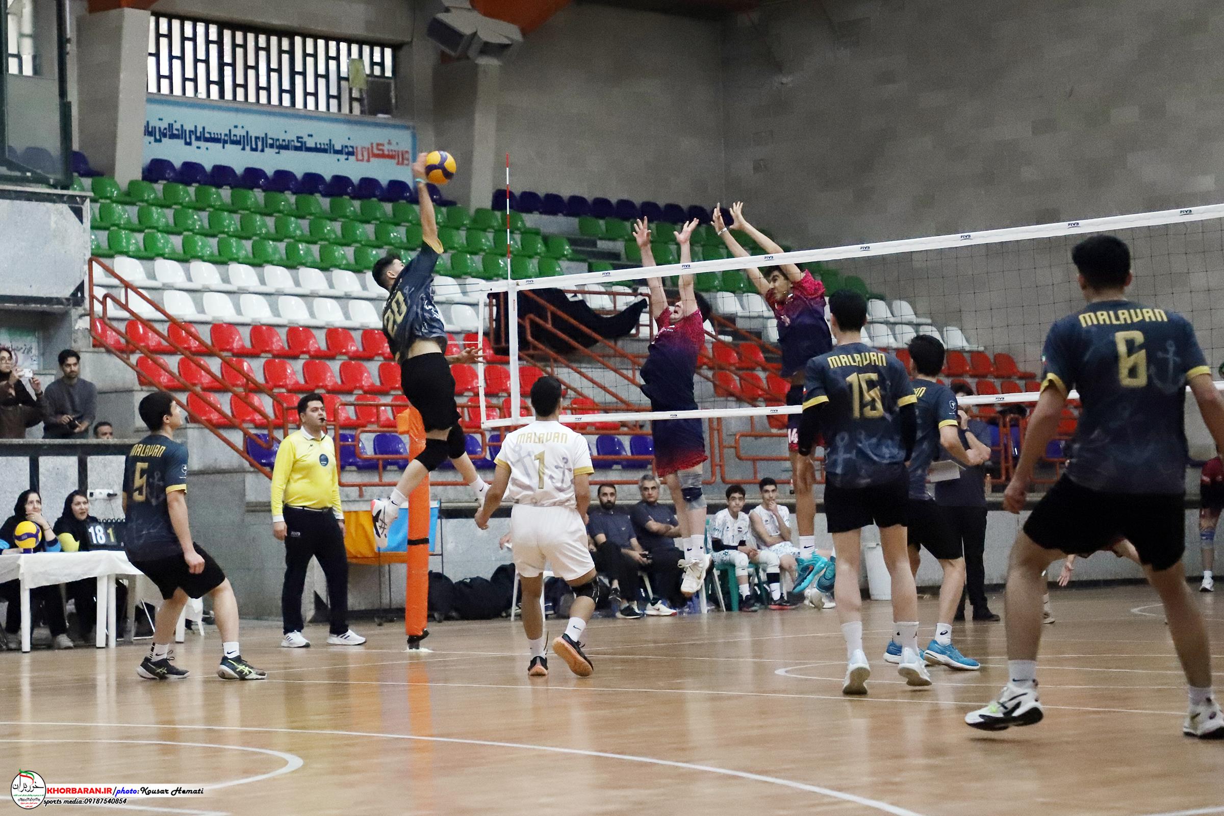 گزارش تصویری روز دوم مسابقات والیبال 