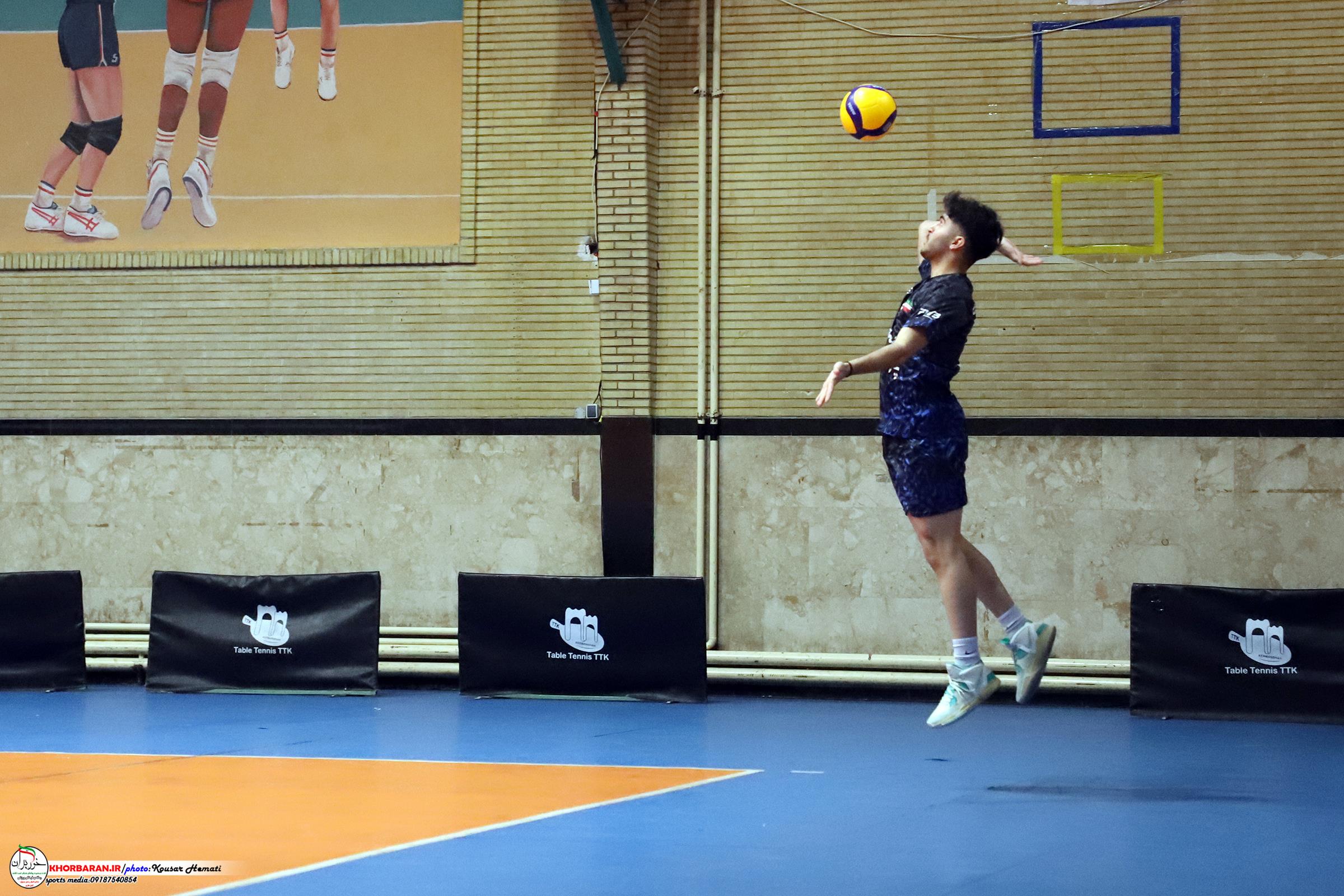 روز اول والیبال نوجوانان کشور در کرمانشاه