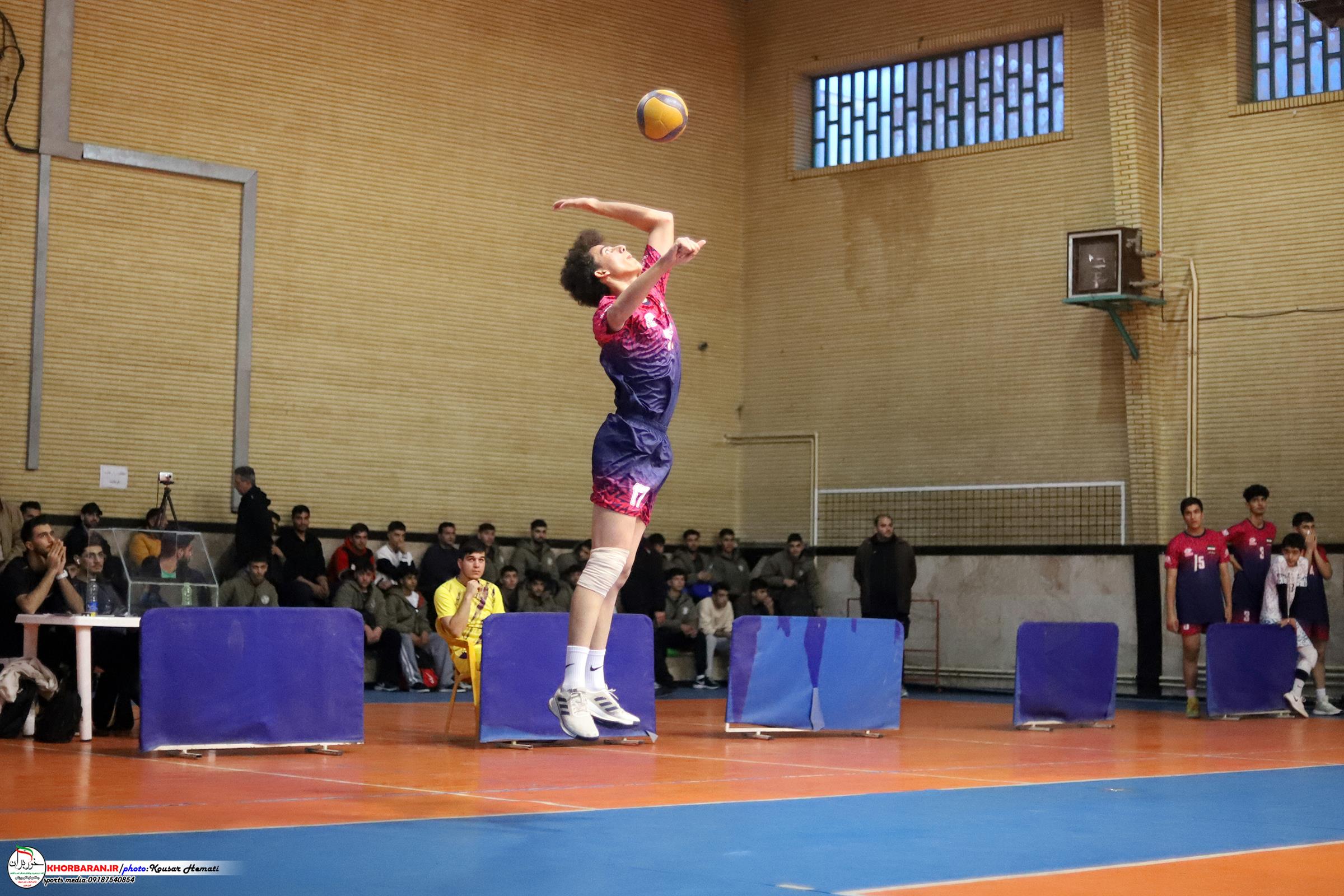 روز اول والیبال نوجوانان کشور در کرمانشاه