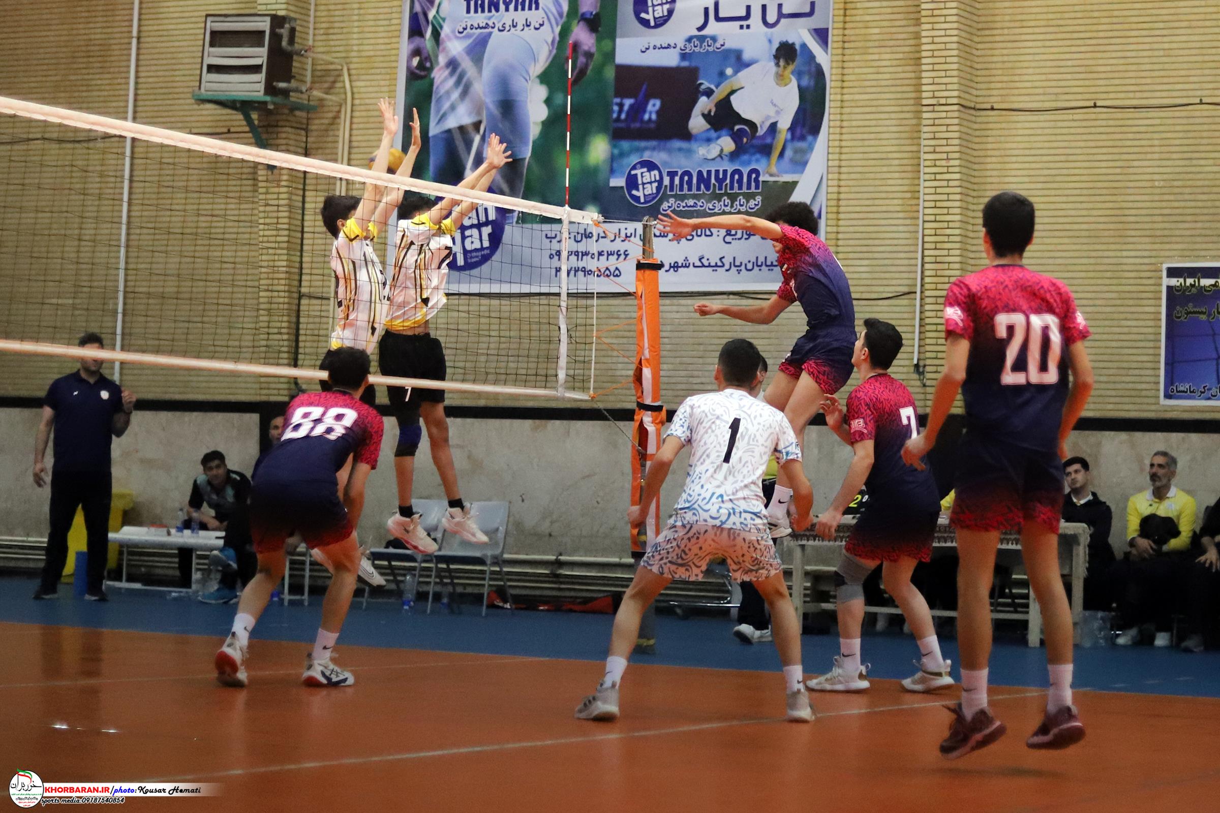 گزارش تصویری/ روز اول والیبال نوجوانان در کرمانشاه