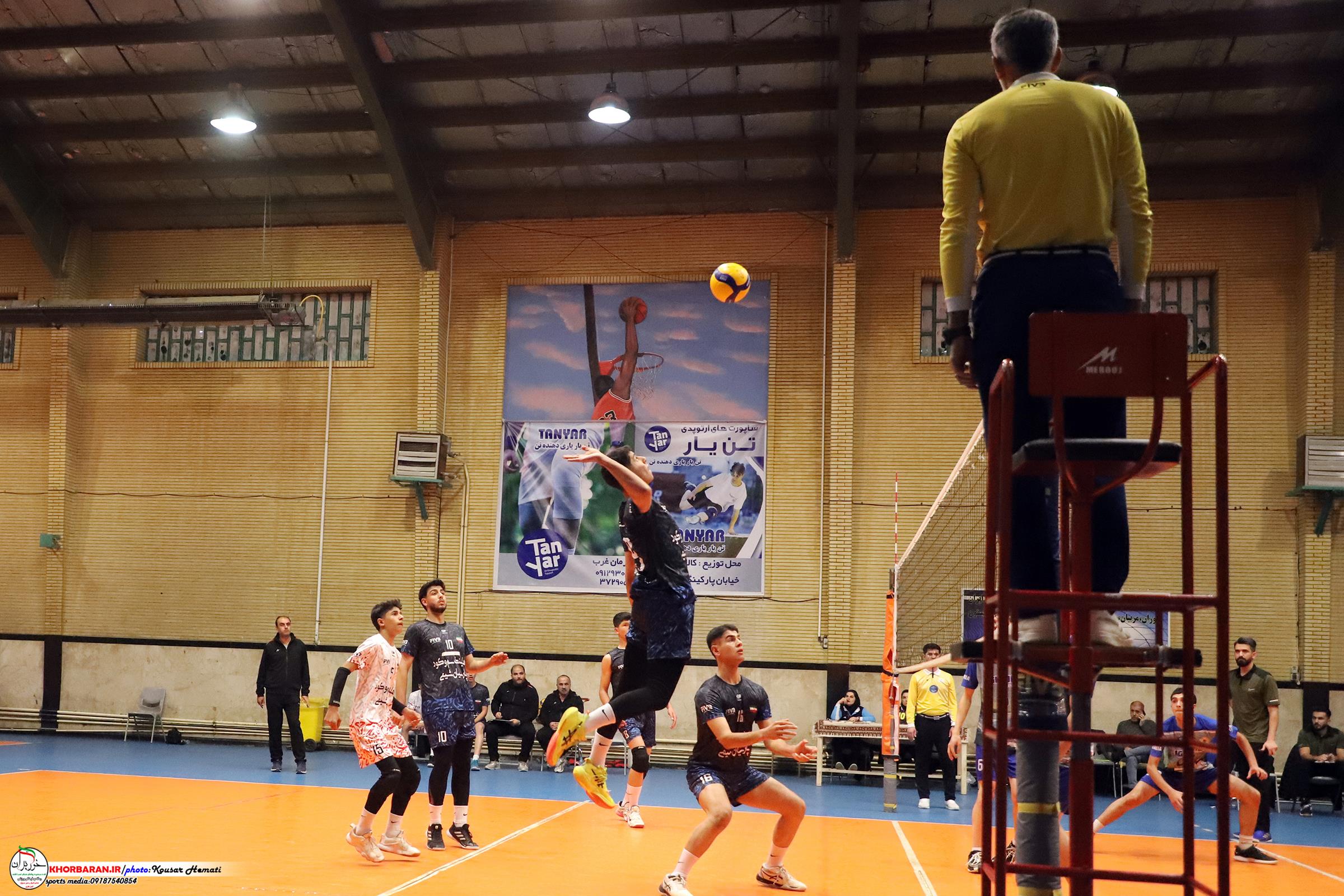 روز اول والیبال نوجوانان کشور در کرمانشاه