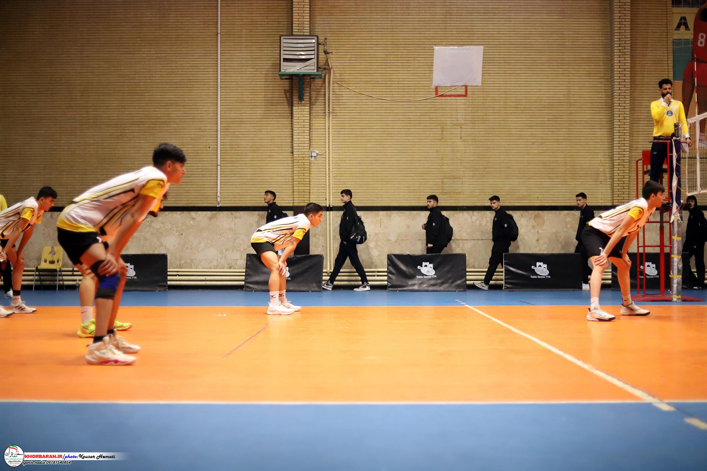 روز اول والیبال نوجوانان کشور در کرمانشاه