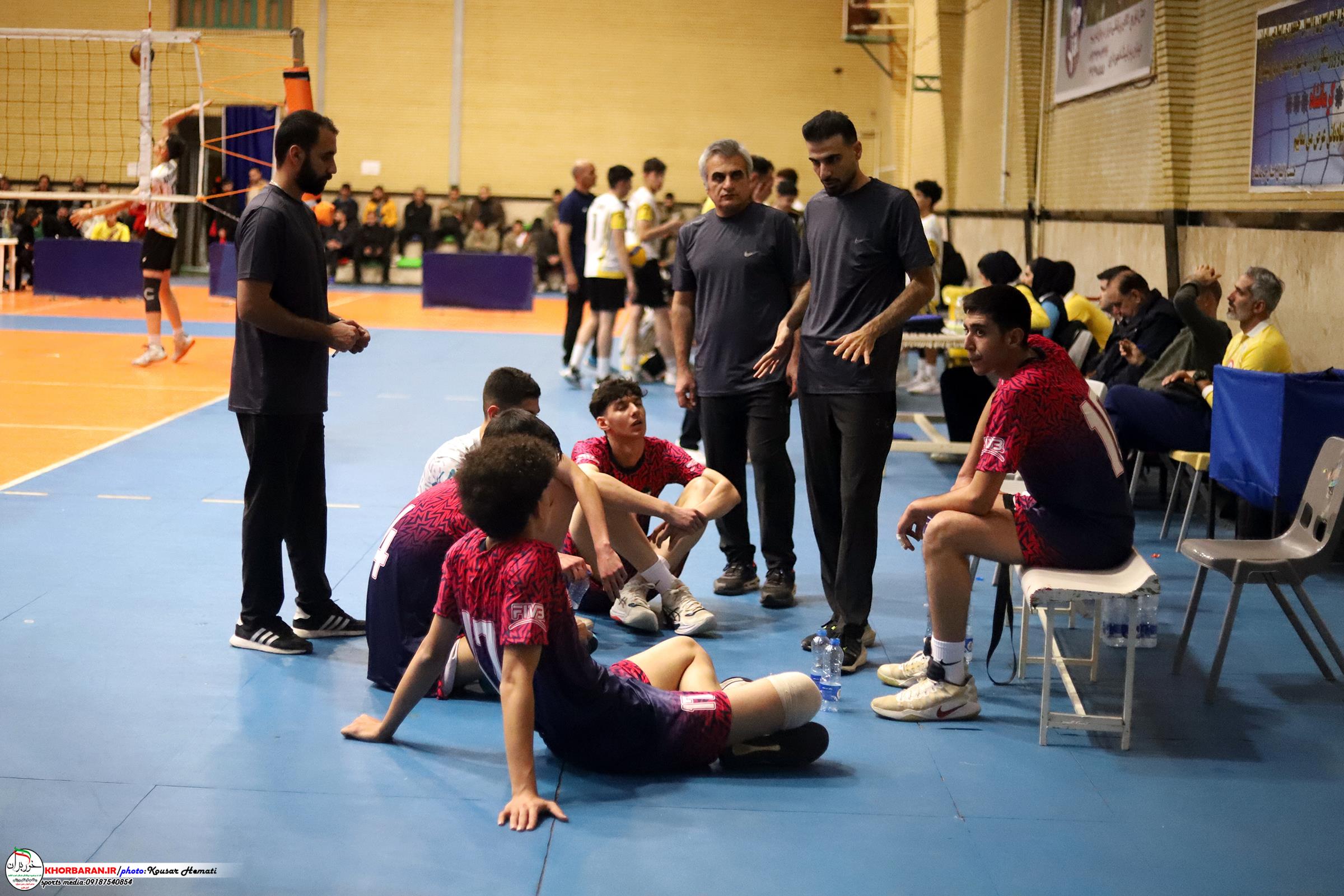 روز اول والیبال نوجوانان کشور در کرمانشاه