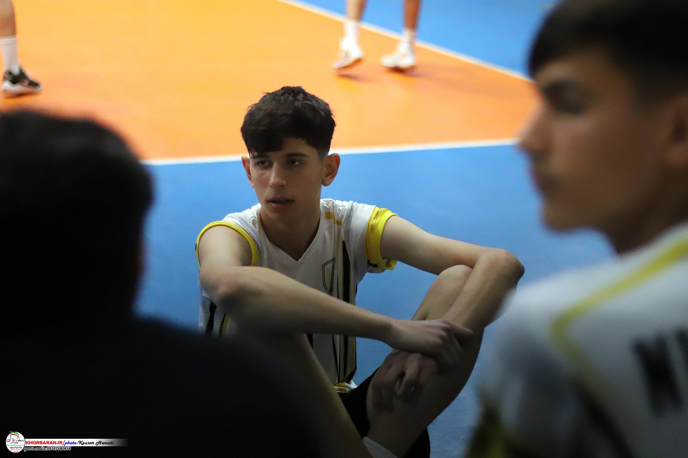 روز اول والیبال نوجوانان کشور در کرمانشاه