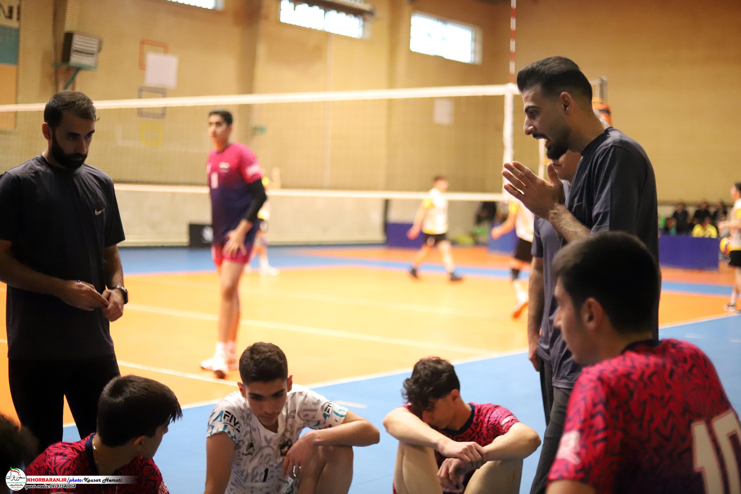 روز اول والیبال نوجوانان کشور در کرمانشاه