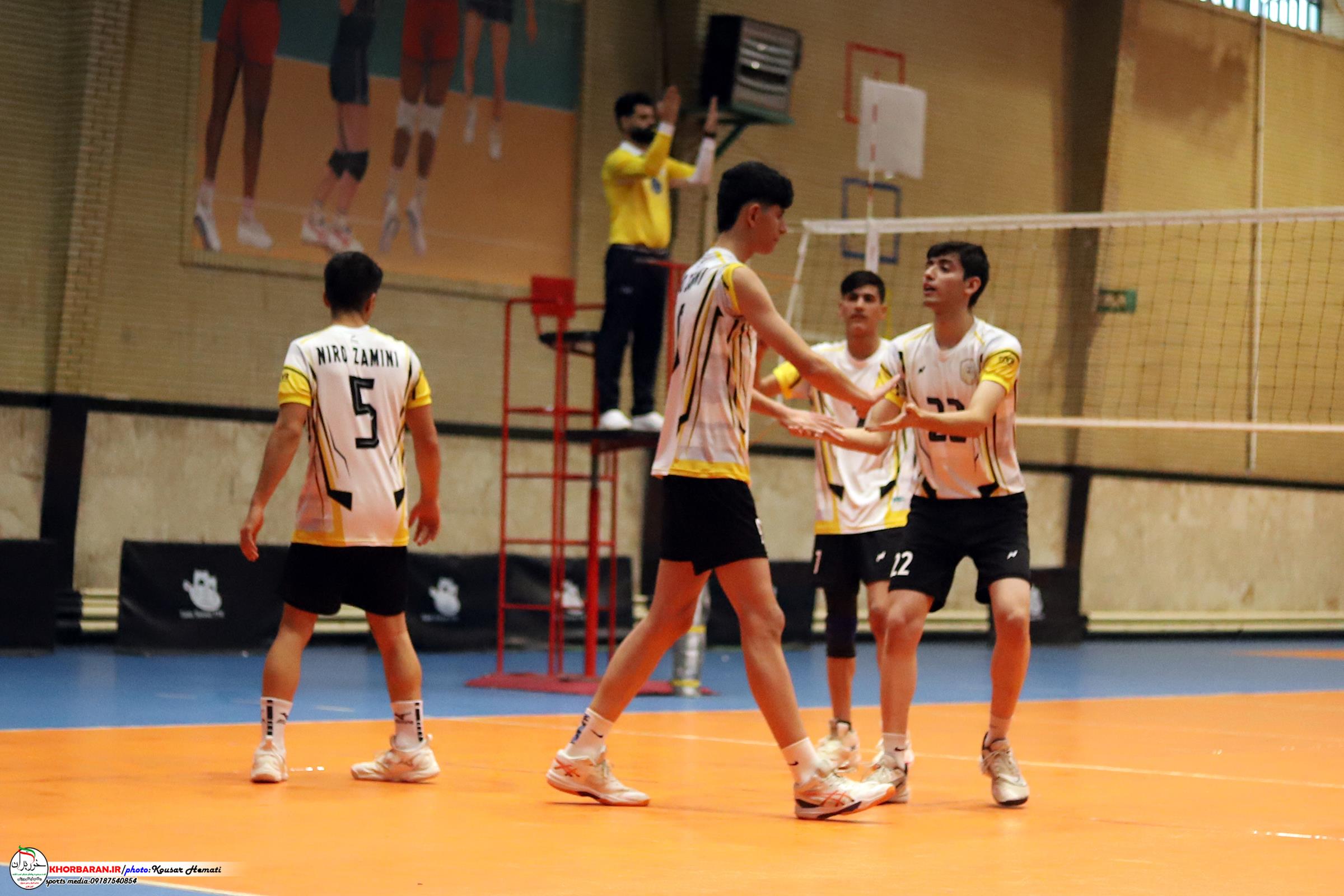 روز اول والیبال نوجوانان کشور در کرمانشاه